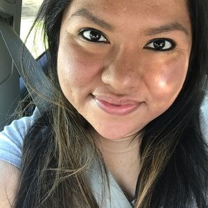 Meet your Posher, Leticia